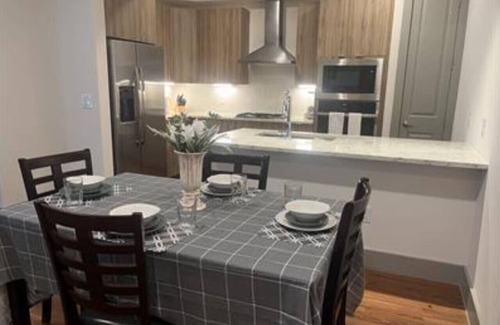 Houston Apartment | Stylish 3-Bed, 2.5-Bath Apt Near Galleria Houston