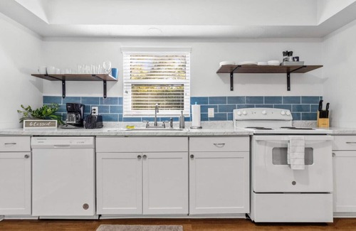 Gainesville House | Stylish and Comfortable Escape in Gainesville