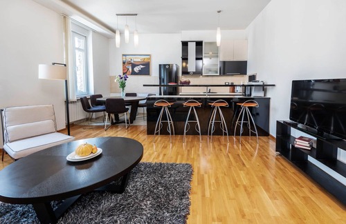Stari Grad Apartment | Stylish and Family Friendly 2 Bedroom Apartment