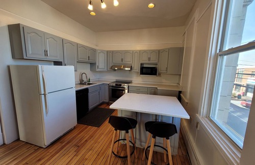 Queens Apartment | Stylish and gorgeous, and centrally located apartment