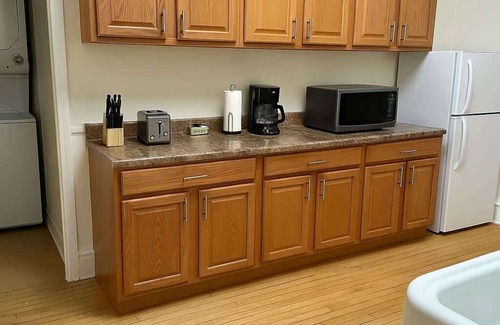 Andersonville Apartment | Stylish and Roomy 2BR in Chicago