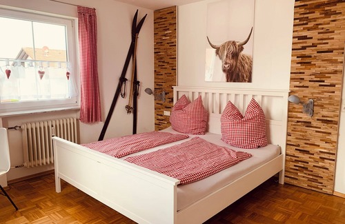 Gebrazhofen Apartment | Stylish apartment for families with mountain views near CenterParcs