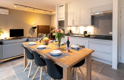 Eisden Apartment | Stylish apartment in Maasmechelen with balcony
