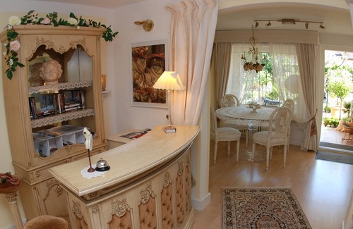 Wolfhausen Bed & Breakfast | Stylish apartment, near Rapperswil