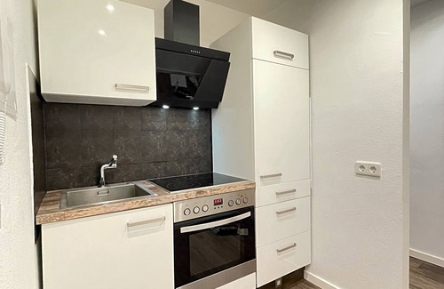 List Condo | Stylish apartment with balcony, water view and Netflix