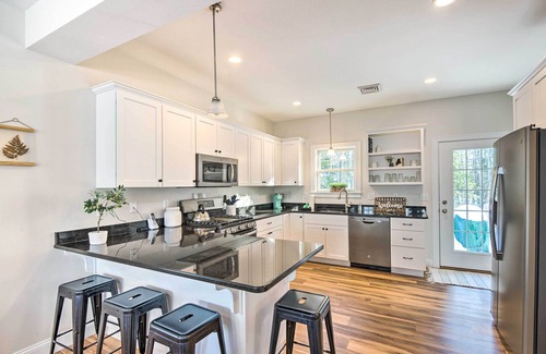 Arundel Cottage | Stylish Arundel Cottage, 6 Mi to Dock Square!