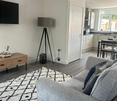 Barwell Apartment | Stylish Barwell Home B with Free Parking - Sleeps 4
