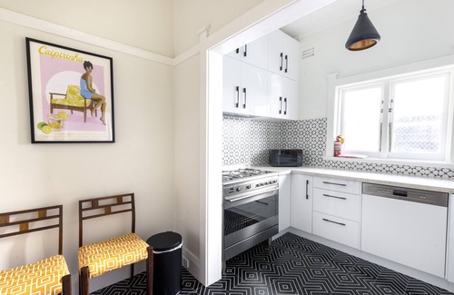 Bondi Beach Apartment | Stylish Bondi Beach pad moments from sand & surf