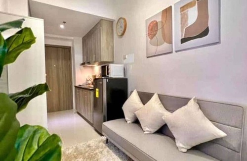 Highway Hills Condo | Stylish City Escape in Mandaluyong - Central Condo Living