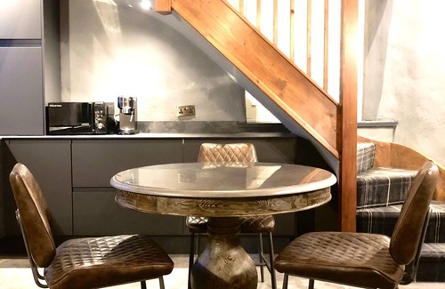 St Davids Cottage | Stylish cosy cottage at the heart of the city