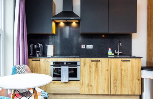 Balham Apartment | Stylish & Cosy Studio in Balham, London SW12 - 2 Minutes From The Station!