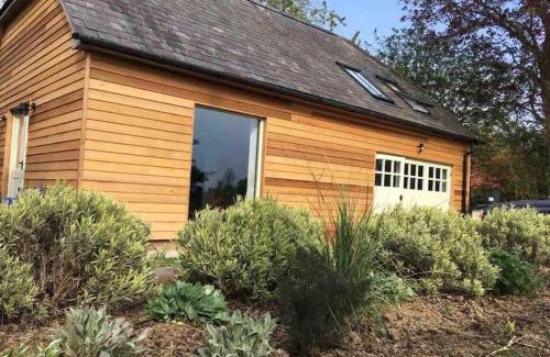 Alton Barnes House | Stylish Cottage in the Pewsey Vale