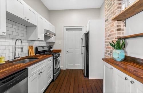 Seventh Ward House | Stylish Creole Cottage 1BD | Central Location