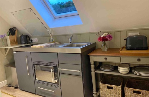 Bottlesford House | Stylish Getaway in the Heart of the Pewsey Vale