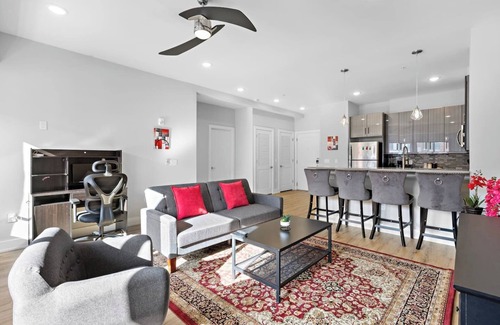 Bayonne Condo | Stylish Getaway - NYC & NWK
