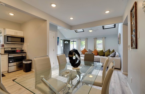 Harveys Lake Apartment | Stylish Harveys Lake Apt - Steps to the Water!