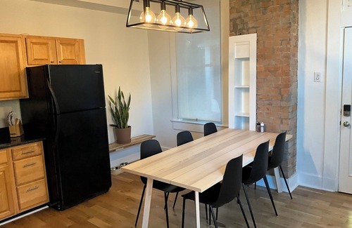 CUF House | Stylish home overlooking the city, walkable to streetcar!