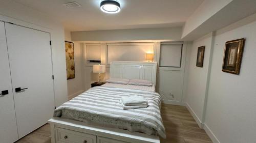 Delta House | Stylish Independent Holiday Home - 20 Min to Vancouver