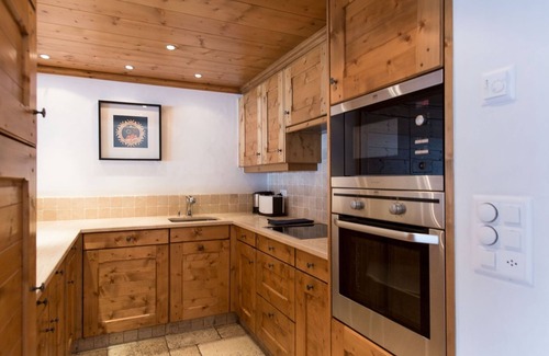 Verbier Apartment | Stylish luxury apartment with stunning south-facing views, garden & balcony