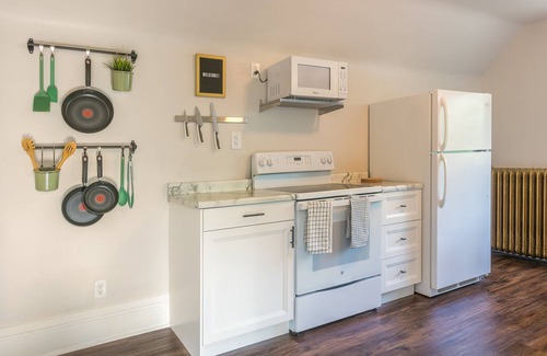 West Seventh House | Stylish, modern loft with historic charm
