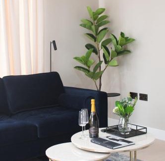 Sheldon Apartment | Stylish new-build, FREE parking, 10 minutes to NEC & BHX airport