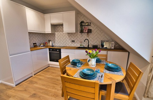 Central Aberdeen Apartment | Stylish Old Town Apartment, free WiFi, free parking