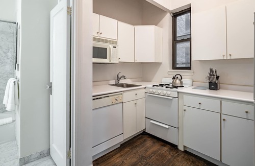 Upper West Side Apartment | Stylish One Bedroom Near Central Park