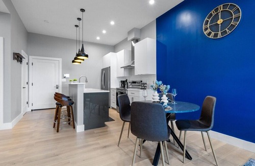 Assembly Square Apartment | Stylish Private Room w/Ensuite Bath near