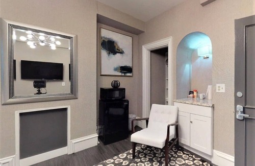 Bay Village Apartment | Stylish Private Studio in Boston!