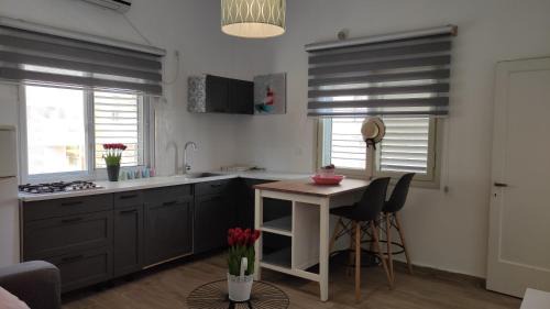 Rehovot Apartment | Stylish Quiet and Central