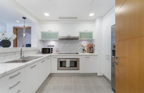 Palm Jumeirah Apartment | Stylish Relaxing 3-Bedroom Apartment Perfect for Family in Palm Jumeirah