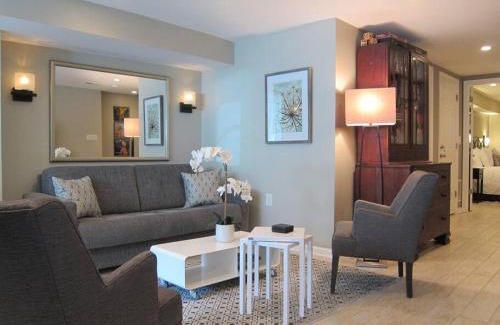 Truxton Circle Apartment | Stylish Renovated Flat, Central, Walk to DC Sights