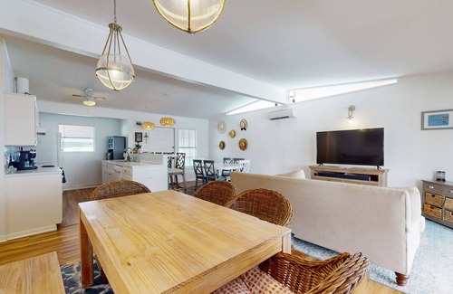 Key Allegro House | Stylish retreat with WiFi, washer/dryer, & access to community pool