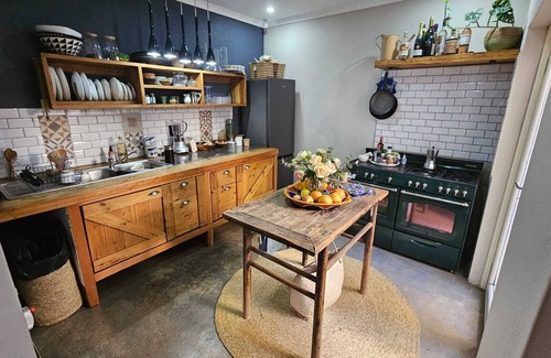 Greater Johannesburg Metropolitan Area House | Stylish Secure House in Upmarket Parktown North