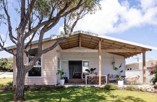 Falcon House | Stylish Shack Falcon Bay