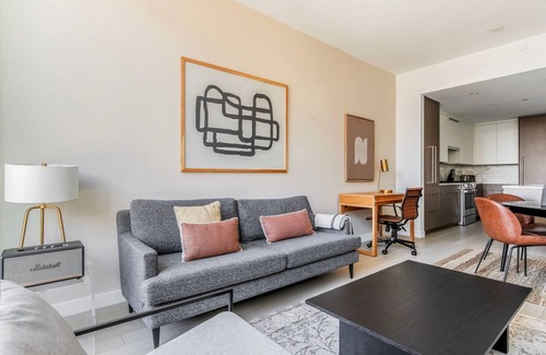 Columbus Park - Andrew Square Apartment | Stylish South End Studio w/W/D & Gym, nr Whole Foods, by Blueground