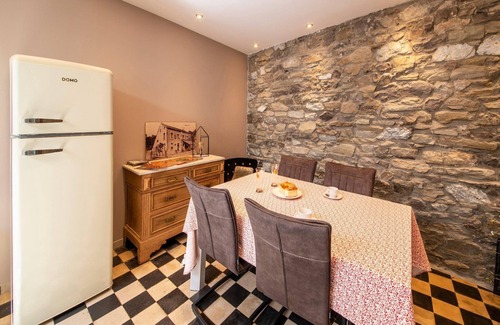 Tilff House | Stylish Stay Near Forest