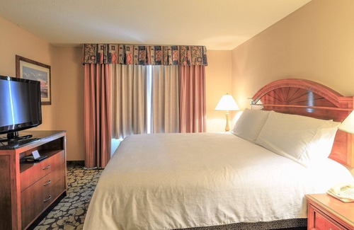 Chinatown Hotel | Stylish Stay with Outdoor Pool and Free Breakfast Near Houston’s Best Shopping