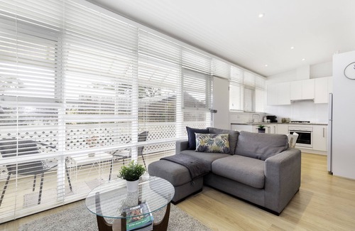 Hazelwood Park Apartment | Stylish Studio Apartment