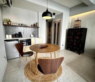 Nana Apartment | Stylish Studio in Prime Sukhumvit-Next to BTS Nana