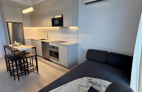 Griffintown Condo | Stylish Studio on the 24th floor in Griffintown