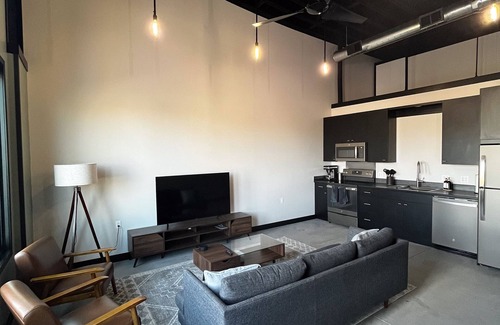 Bird City Apartment | Stylish Studio Style, 1 Bed-1Bath in Bird City Kansas