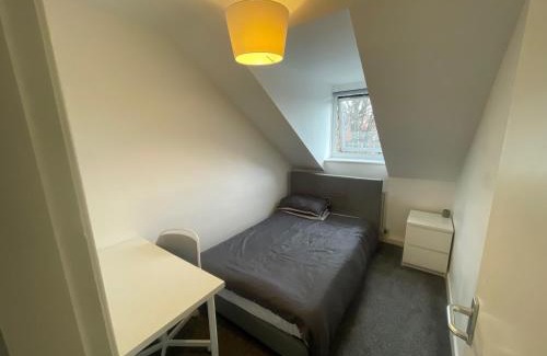 Headingley Apartment | Stylish Two Bedroom Apartment in Leeds