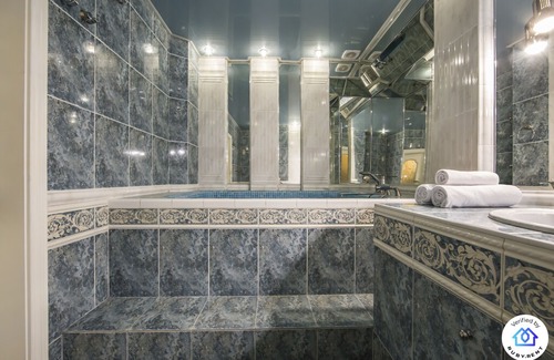Afanasivsʹkyy Yar House | STYLISH APARTMENT CLOSE TO THE OPERA THEATER
