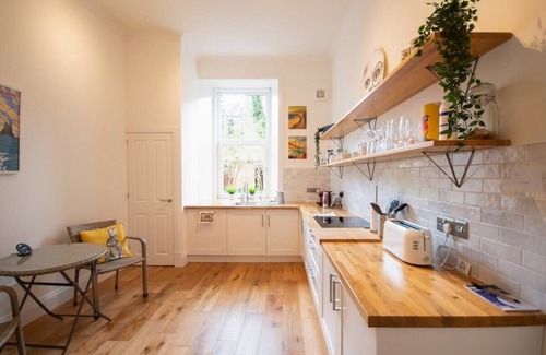 Glasgow Westend Condo | Stylish West End Apartment in Glasgow