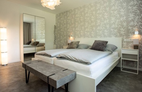 Bensberg House | (¯` · ._. · Stylishly furnished holiday home for high demands · ._. · ´¯)