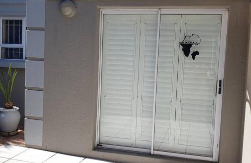 Durbanville Apartment | Sua Casa has African inspired decor
