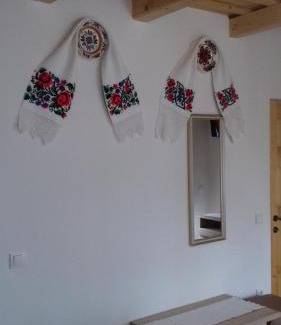Breb House | Sub Creasta Cocosului
