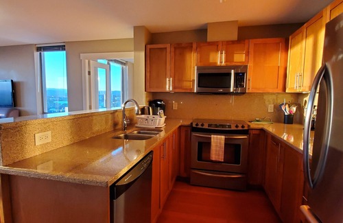 Downtown Victoria Apartment | Sub-Penthouse19th Fl. S.W.180 Degree Ocean View Overlooking the Inner Harbour .