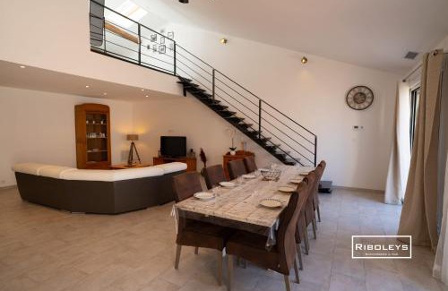Vias Villa | Sublime Loft de 130m climatisé au calme